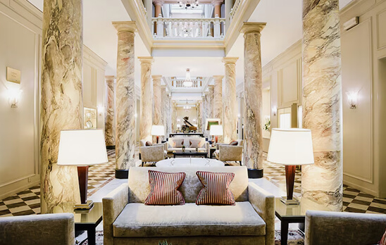 Hotel Three Crowns interior